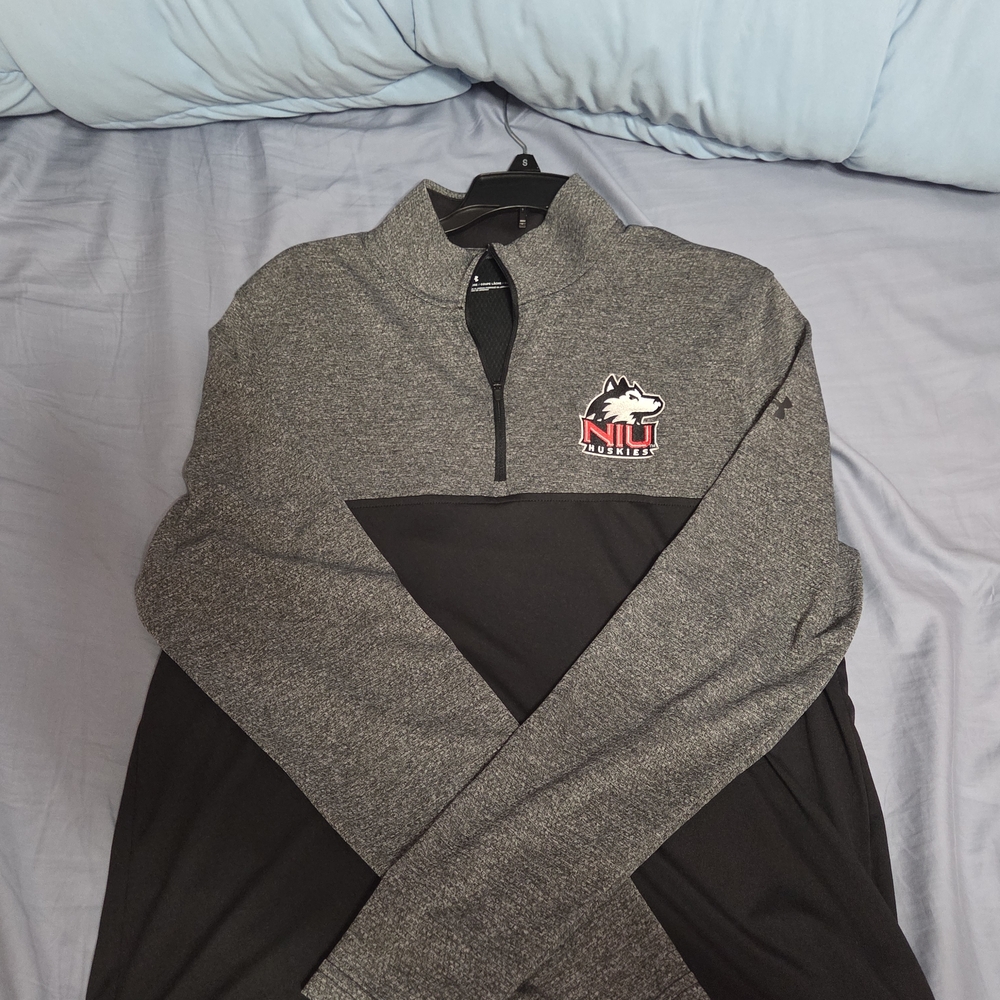 Under Armour Gray and Black Quarter-Zip Pullover Size Medium